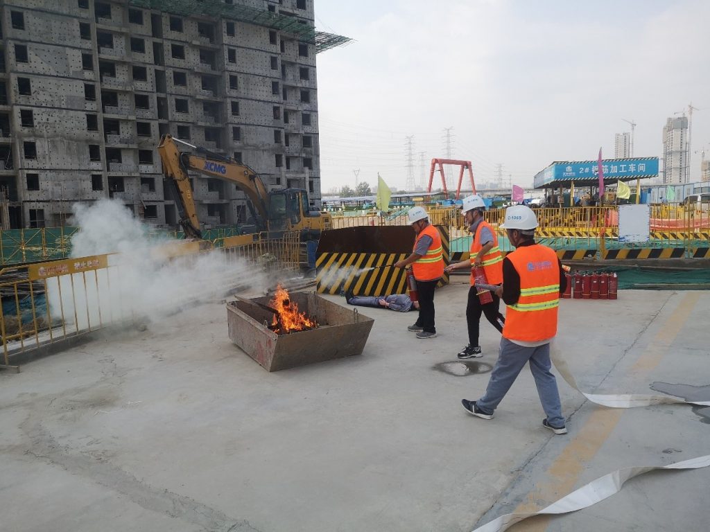 惠济区住建局在薛岗（东）项目举行 “党的创新理论万场宣讲进基层”安全宣传 暨建筑工地消防演练活动