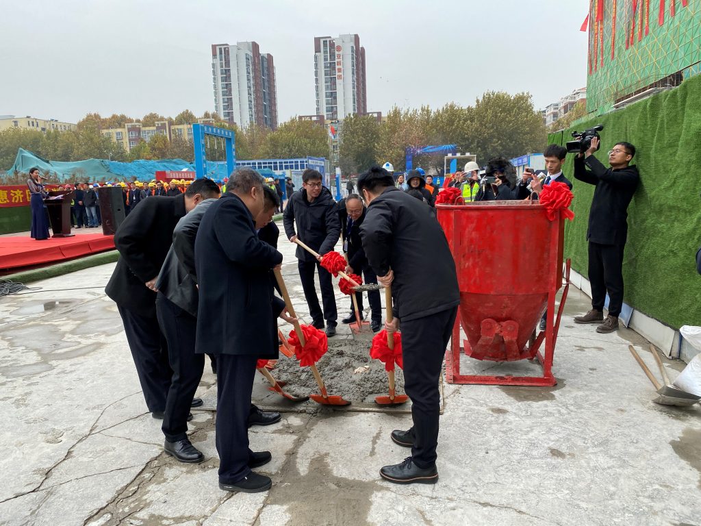 河南天河投资有限公司张砦安置房 项目举行封顶仪式