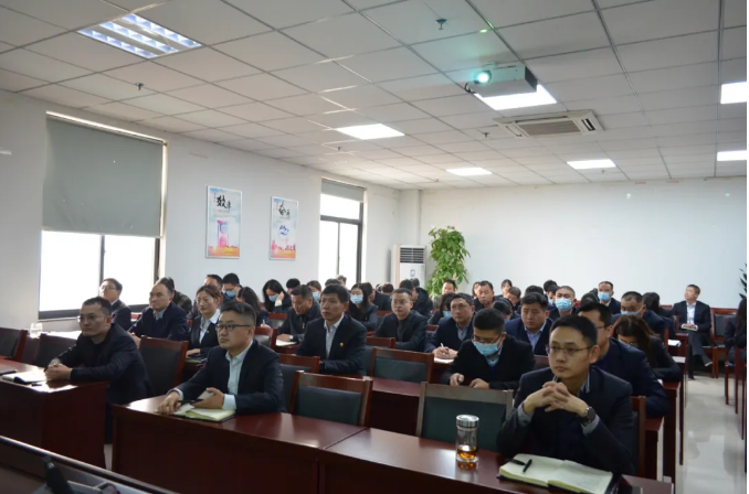天河要闻丨争当好员工，勇当排头兵●天河公司组织《如何做新时代国有企业优秀员工》专题培训