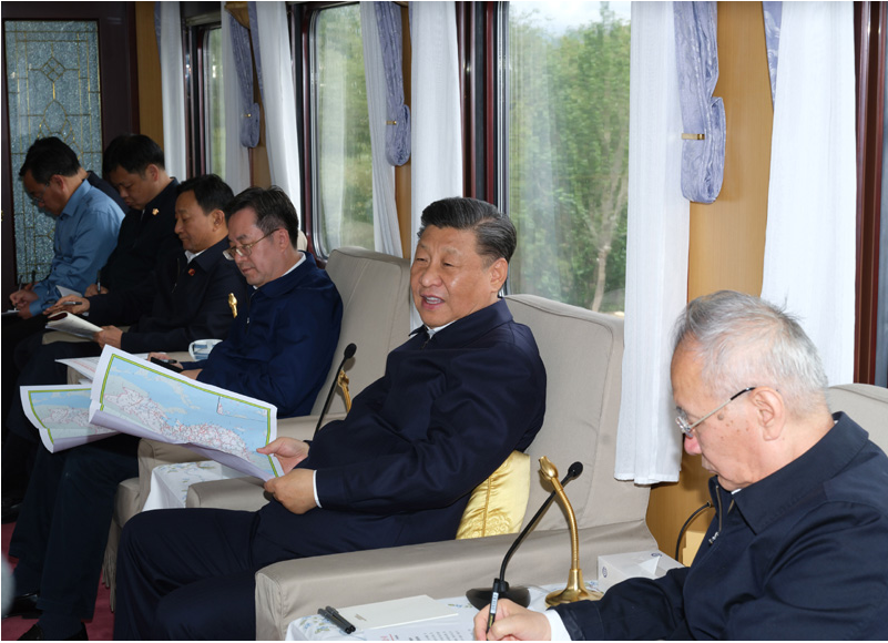 习近平在西藏考察时强调：全面贯彻新时代党的治藏方略 谱写雪域高原长治久安和高质量发展新篇章