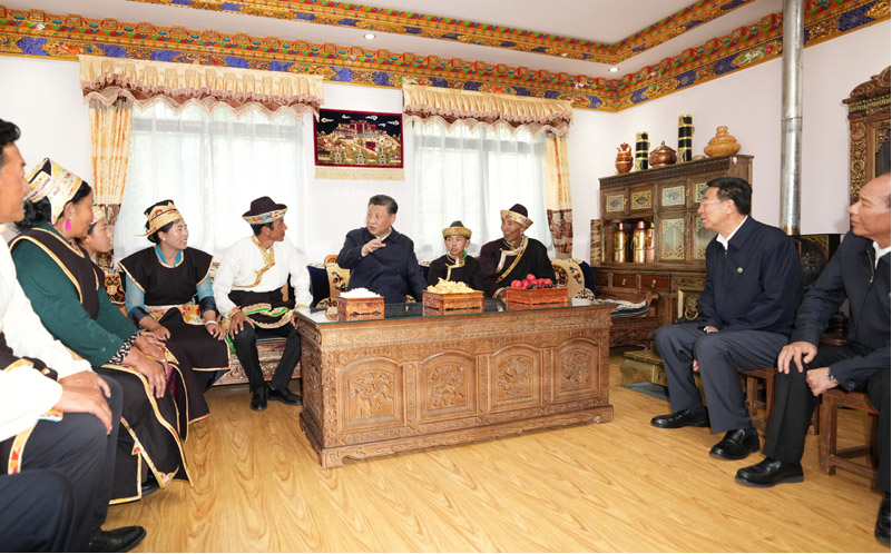 习近平在西藏考察时强调：全面贯彻新时代党的治藏方略 谱写雪域高原长治久安和高质量发展新篇章
