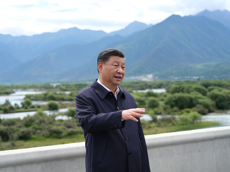 习近平在西藏考察时强调：全面贯彻新时代党的治藏方略 谱写雪域高原长治久安和高质量发展新篇章